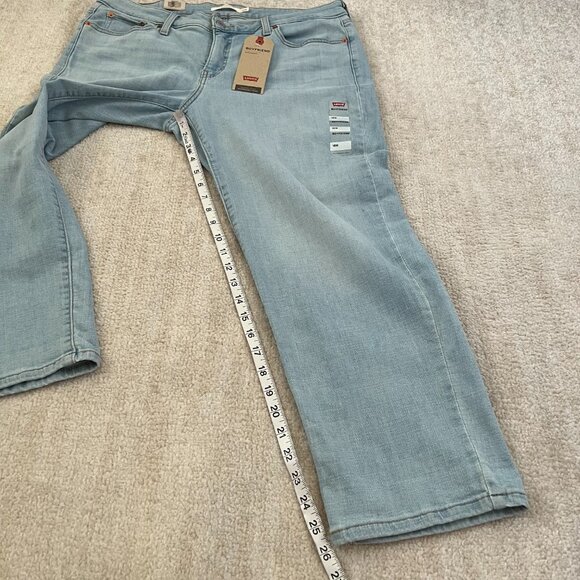 NWT New Levi’s Boyfriend Light Wash Blue Jeans 18W - Picture 5 of 12